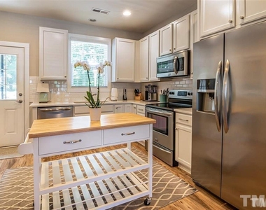 2800 Bedford Green Drive - Photo Thumbnail 6