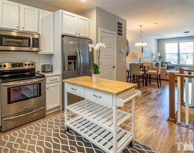 2800 Bedford Green Drive - Photo Thumbnail 9