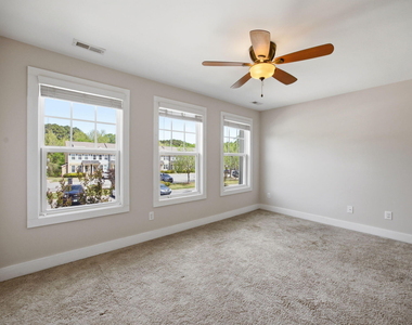 2800 Bedford Green Drive - Photo Thumbnail 11