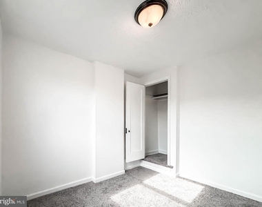 414 Avondale Road - Photo Thumbnail 8