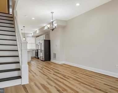 705 N Milton Avenue - Photo Thumbnail 4