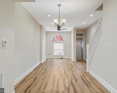 705 N Milton Avenue - Photo Thumbnail 8