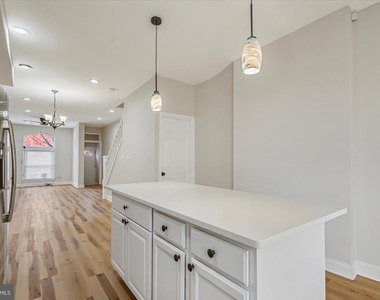 705 N Milton Avenue - Photo Thumbnail 9