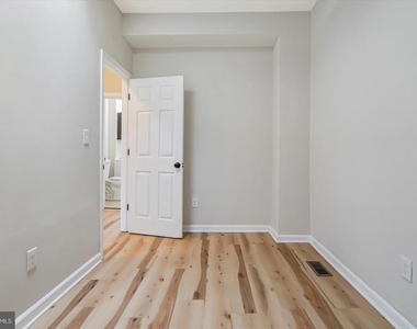 705 N Milton Avenue - Photo Thumbnail 12