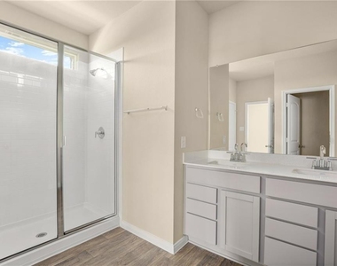 150 Jayden Dr - Photo Thumbnail 4