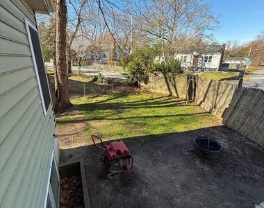 17 Elm Road - Photo Thumbnail 16