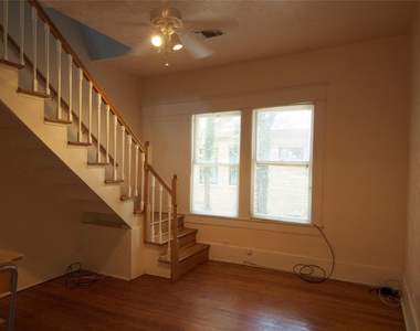 1107 W 22nd St - Photo Thumbnail 6