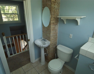 1107 W 22nd St - Photo Thumbnail 10