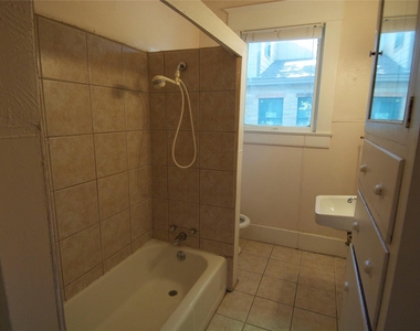 1107 W 22nd St - Photo Thumbnail 7