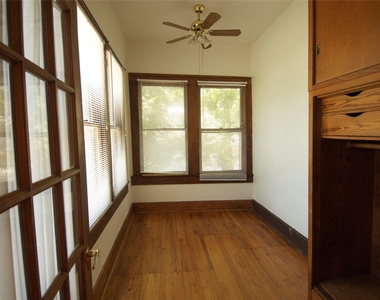 1107 W 22nd St - Photo Thumbnail 5