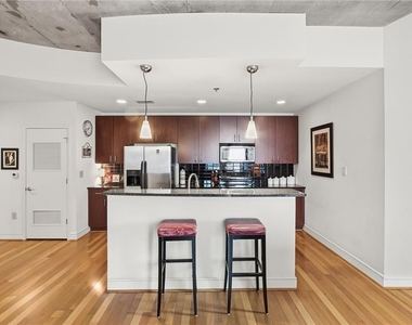 44 Peachtree Place Ne - Photo Thumbnail 5