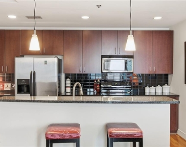 44 Peachtree Place Ne - Photo Thumbnail 6