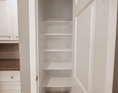 13165 Snow Lane - Photo Thumbnail 10