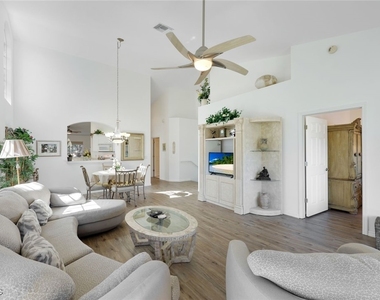 20161 Seagrove Street - Photo Thumbnail 3