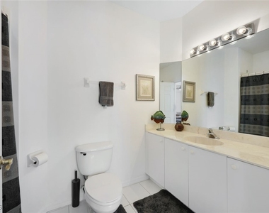 20161 Seagrove Street - Photo Thumbnail 14