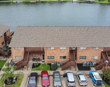 801 River Road - Photo Thumbnail 3
