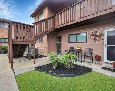 801 River Road - Photo Thumbnail 5