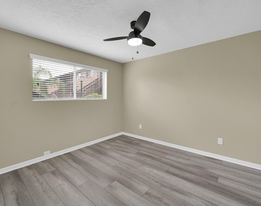 801 River Road - Photo Thumbnail 8