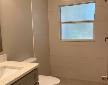 608 Se 46th Lane - Photo Thumbnail 4