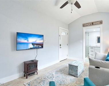 827 100th Avenue N - Photo Thumbnail 2