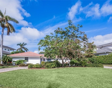 735 Parkview Lane - Photo Thumbnail 1