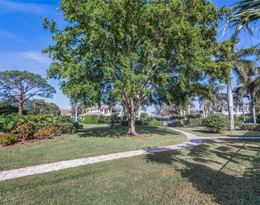 735 Parkview Lane - Photo Thumbnail 27