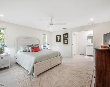 735 Parkview Lane - Photo Thumbnail 17