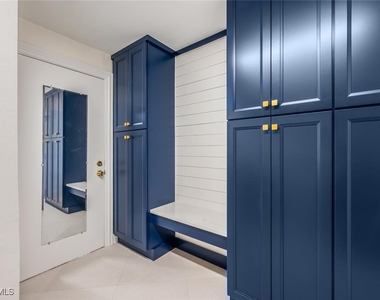 735 Parkview Lane - Photo Thumbnail 23