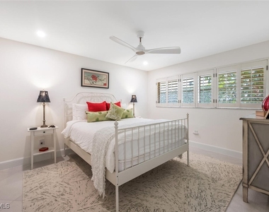 735 Parkview Lane - Photo Thumbnail 20