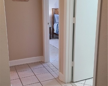 602 111th Avenue N - Photo Thumbnail 8