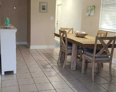 602 111th Avenue N - Photo Thumbnail 5