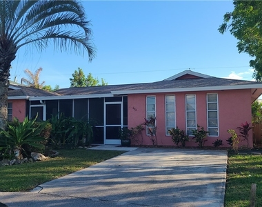 602 111th Avenue N - Photo Thumbnail 1