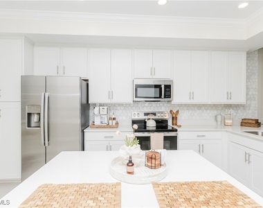 5555 Double Eagle Circle - Photo Thumbnail 8