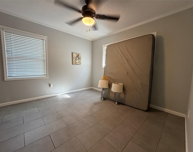 2806 Pine - Photo Thumbnail 7