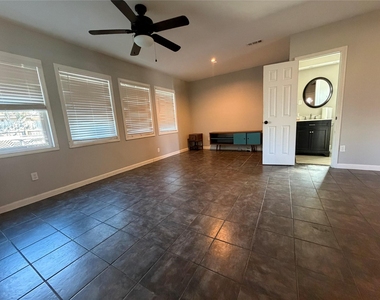 2806 Pine - Photo Thumbnail 18