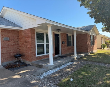 2806 Pine - Photo Thumbnail 3