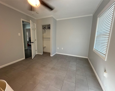 2806 Pine - Photo Thumbnail 8