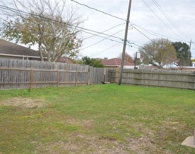 2806 Pine - Photo Thumbnail 1