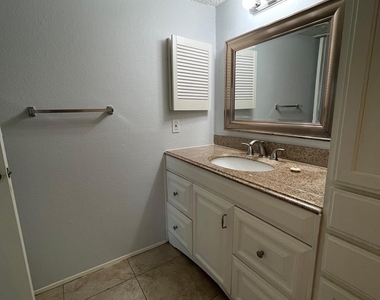 10047 Westpark Drive - Photo Thumbnail 11