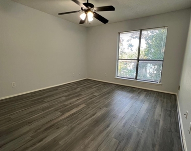 10047 Westpark Drive - Photo Thumbnail 9