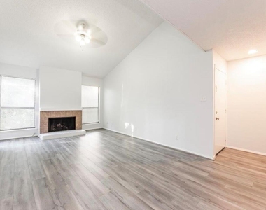 10047 Westpark Drive - Photo Thumbnail 6