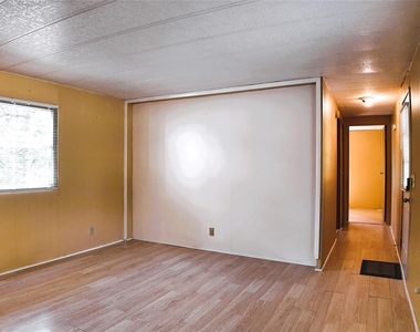 251 Oakdale Drive - Photo Thumbnail 13