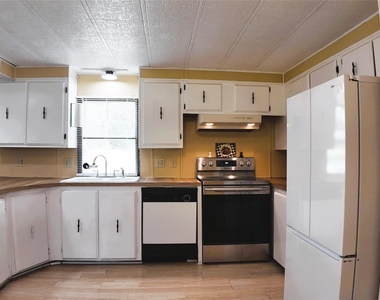251 Oakdale Drive - Photo Thumbnail 9