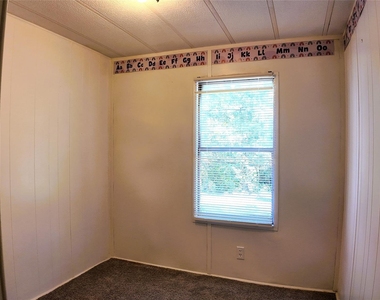 251 Oakdale Drive - Photo Thumbnail 14