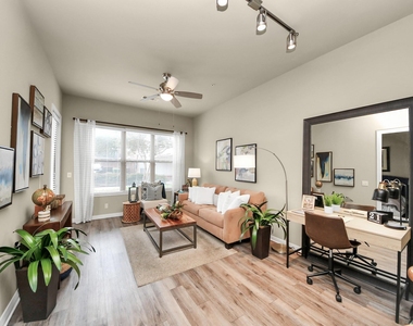5455 Richmond Avenue - Photo Thumbnail 11