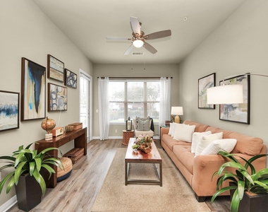 5455 Richmond Avenue - Photo Thumbnail 15
