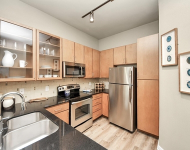5455 Richmond Avenue - Photo Thumbnail 4
