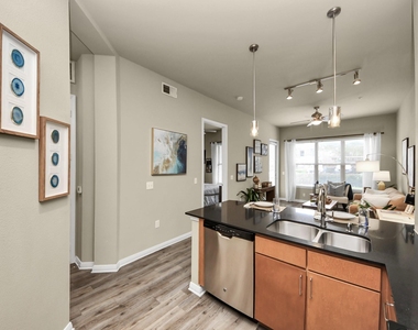 5455 Richmond Avenue - Photo Thumbnail 9