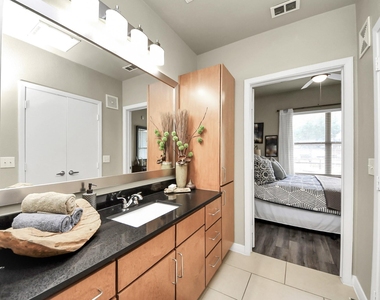 5455 Richmond Avenue - Photo Thumbnail 20