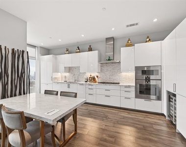 4521 San Felipe Street - Photo Thumbnail 3